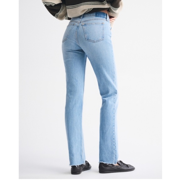 Abercrombie & Fitch Mid Rise 90's Straight Raw Hem Jean Size 30 Regular - Picture 3 of 16